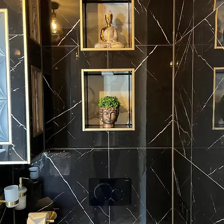 Nero Uno Apartment *